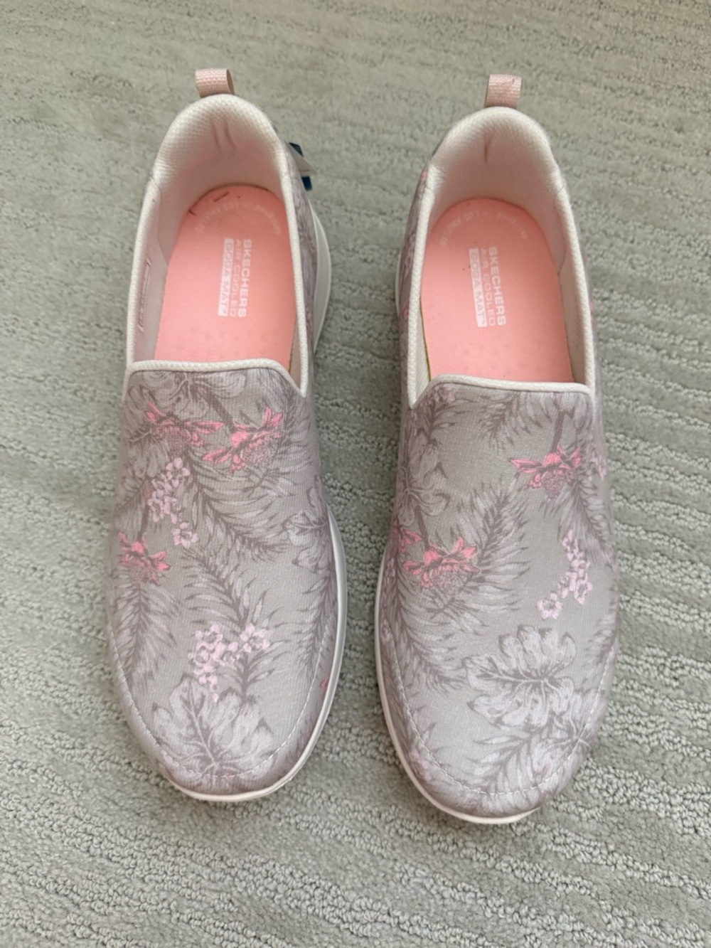 NEW! Skechers floral print taupe/pink shoes, size 9, go walk joy